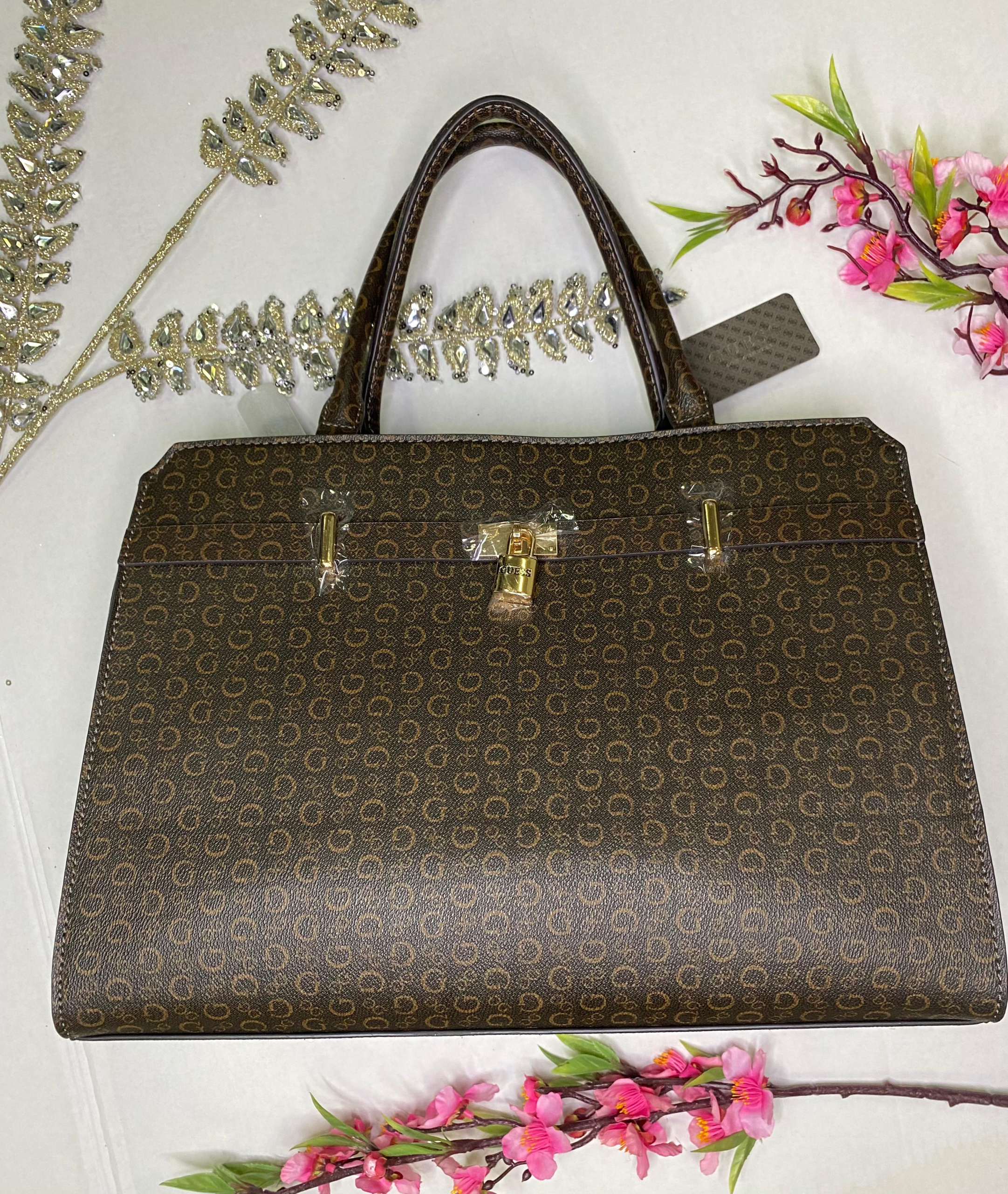 CARTERA GUESS CUADRADA