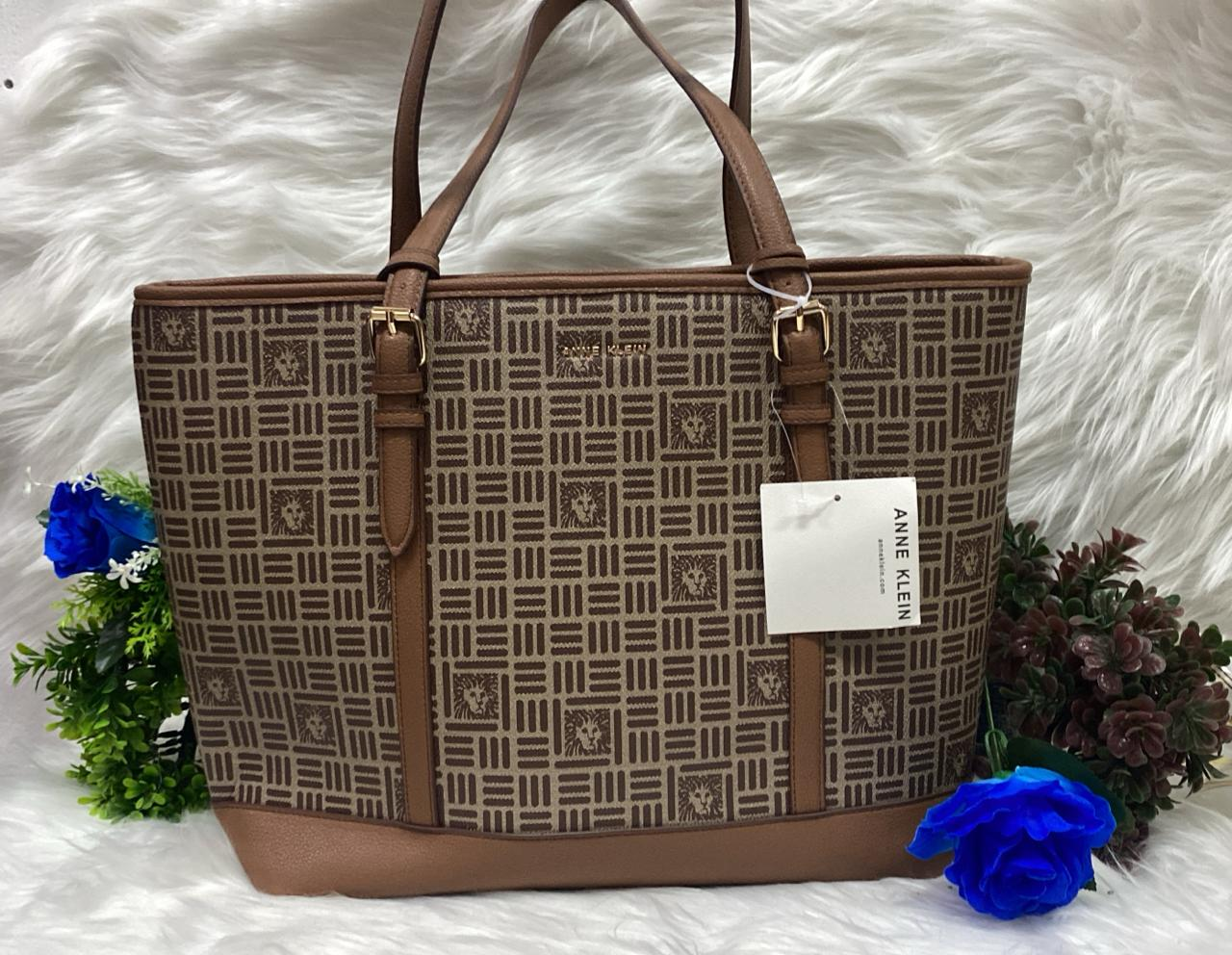 CARTERA ANNE KLEIN CUADRADA