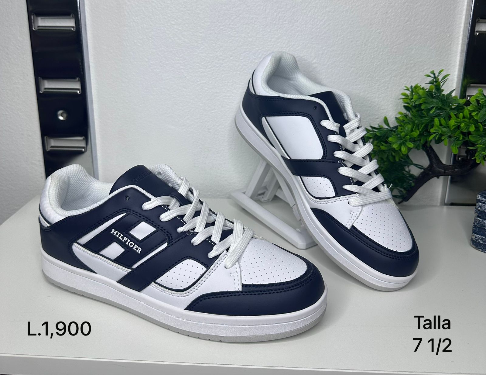 TOMMY HILFIGER